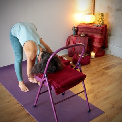 Nos cours de yoga inspiré de la méthode Iyengar : bases et alignements. Au Cavy Shala à Narbonne.